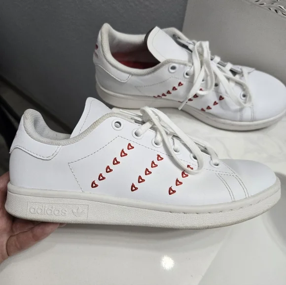 Adidas Stan Smith Valentines Day Sneakers - Picture 5 of 16